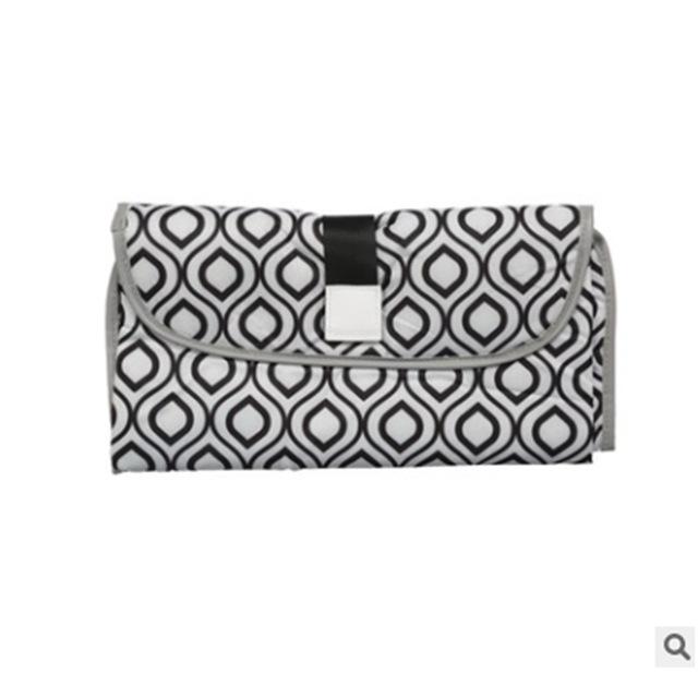 SUPER DELUXE 3-IN-1 WATERPROOF CHANGING PAD